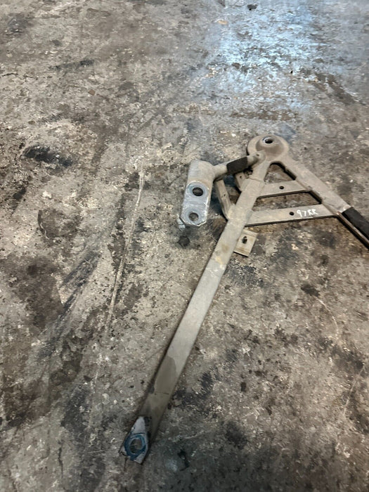 2020 BMW M4 REAR RIGHT SUSPENSION BRACKET OEM 67228464607