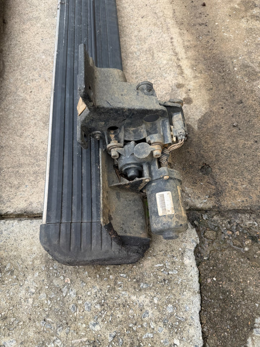 2017-2022 FORD F250 F350 F450 FACTORY POWER RUNNING BOARDS ELECTRIC OEM PAIR