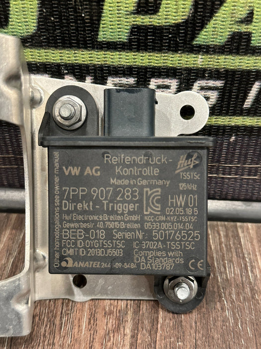 2017-18 AUDI R8 FRONT LEFT TPMS TIRE PRESSURE MONITORING SYSTEM SENSOR OEM