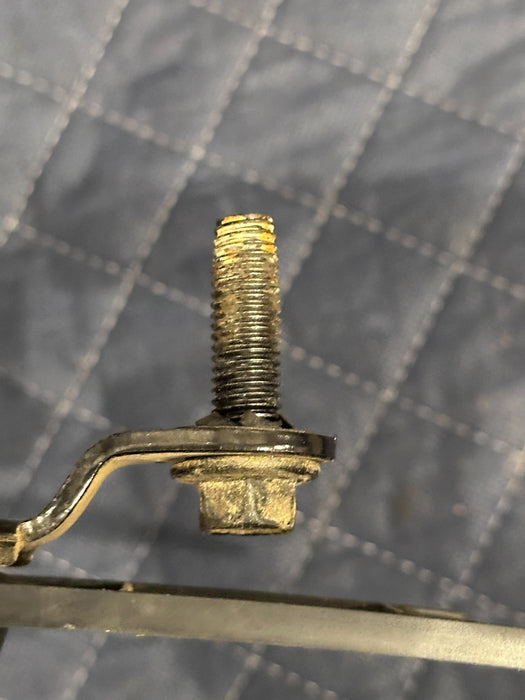 2017 FORD F250 F350 F450 LARIAT RIGHT SEATBELT ADJUSTER BRACKET BLACK ~WEAR ~