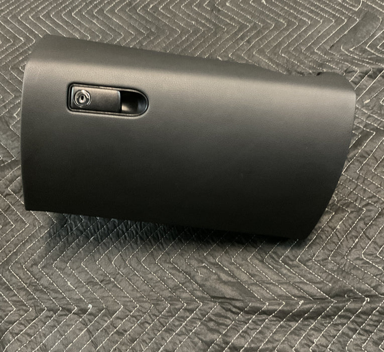 2017 MERCEDES BENZ C63 AMG FRONT DASH GLOVE BOX STORAGE COMPARTMENT OEM