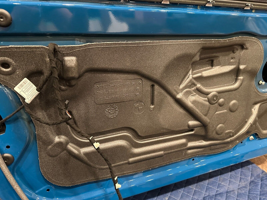 2015-2020 BMW M4 F82 FRONT LEFT DRIVER DOOR LAGUNA SECA BLUE 448 MINOR SCRATCHES