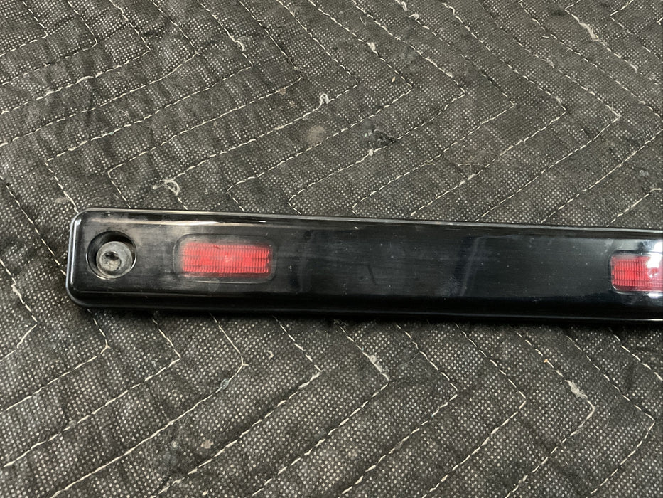 2017-2021 FORD F350 F450 DUALLY BED CENTER LIGHT REAR ID LAMP HC3B-15425-AA