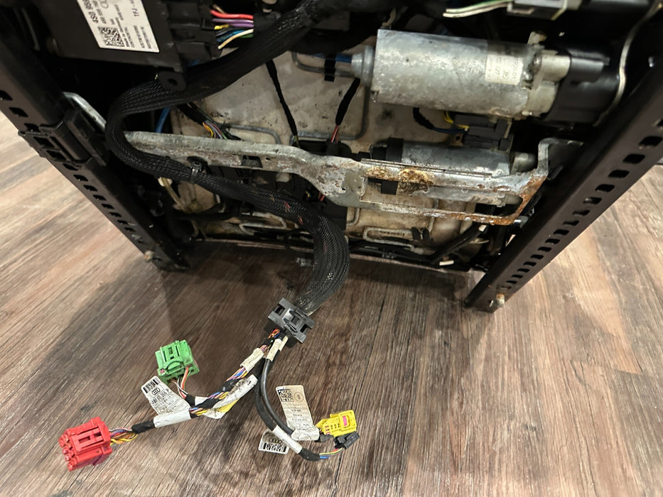 2017 2021 AUDI R8 PLUS RIGHT PASSENGER OEM GENUINE DIAMOND STITCHED ~WEAR~