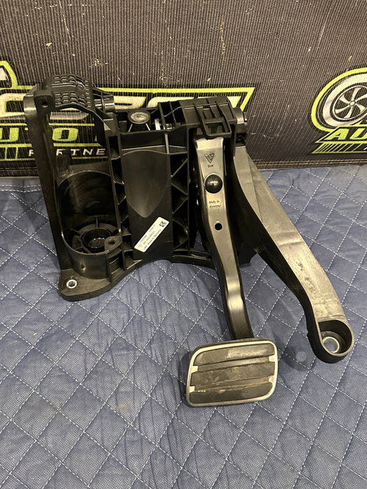 2014 PORSCHE 911 TURBO S ACCELERATOR GAS BRAKE PEDAL ASSEMBLY OEM