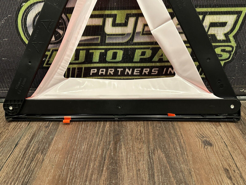 2021 AUDI R8 EMERGENCY WARNING TRIANGLE W CASE OEM 8K0 860 251 B