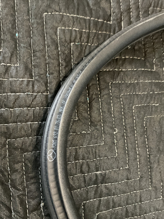 2017 MERCEDES-BENZ C63 AMG CABRIOLET LEFT DOOR SEAL EDGE A 205 692 01 76