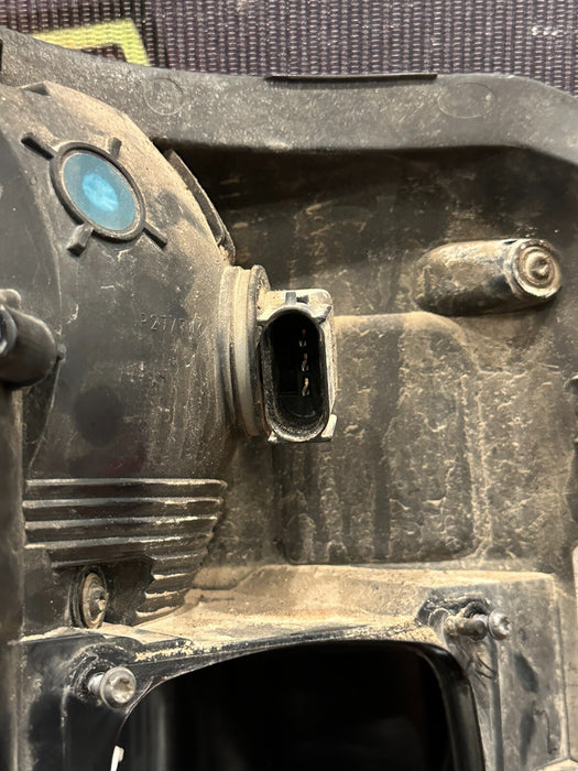 2023-2024 FORD F350 DRIVER LEFT HALOGEN TAIL LIGHT OEM *READ/SCUFFS*