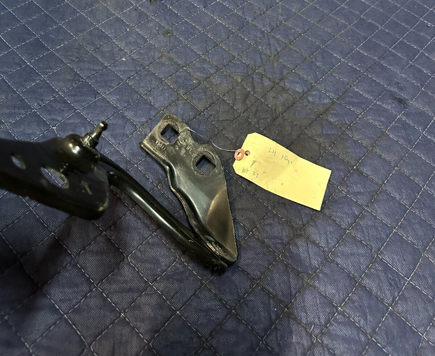 2007 CHEVROLET CORVETTE FRONT LEFT DRIVER HOOD HINGE OEM 15855571