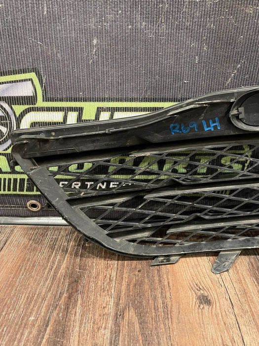 2012 AUDI R8 V8 FRONT BUMPER DRIVER LEFT GRILLE PANEL OEM 420 807 681 *READ