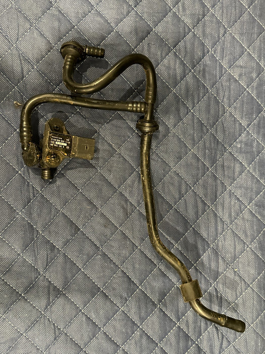 2014 AUDI R8 BRAKE VACUUM HOSE W/ PRESSURE SENSOR 42B 611 936 036 906 051 G