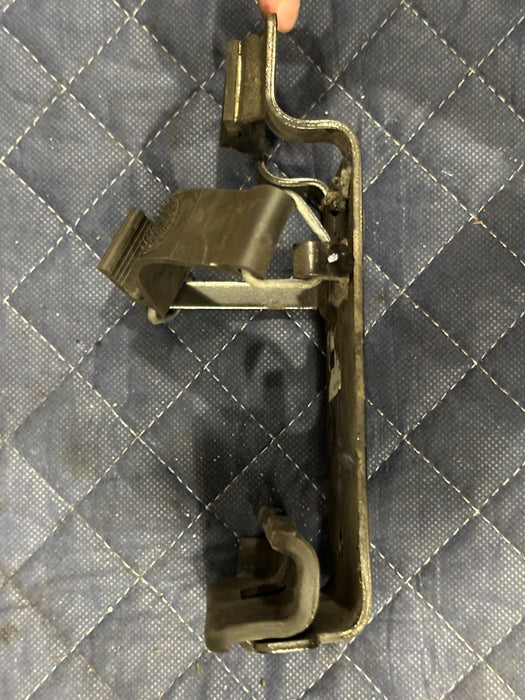 2018-2020 FORD F250 F350 SPARE TIRE JACK FLOOR RETAINER BRACKET HC3C 17B014 HA