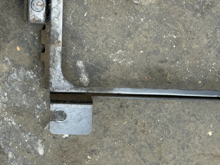 2014 AUDI R8 ECM ECU PCM RIGHT LOWER BRACKET MOUNT OEM 420 907 462 B