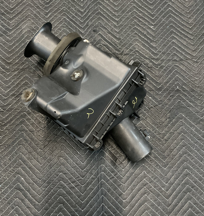 2010 NISSAN TITAN XD AIR CLEANER BOX W/O FILTER OEM Nissan ZE00B