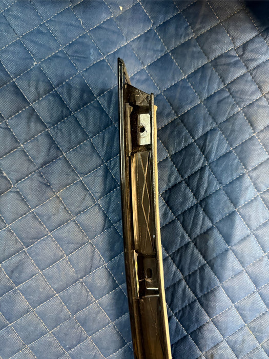 17-2019 FORD F250 PLATINUM REAR LEFT DRIVER SIDE GLOSS BLACK B PILLAR DOOR TRIM