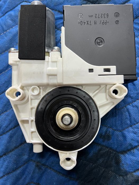 2012 AUDI R8 OEM FRONT LEFT DRIVER LH DOOR  WINDOW GLASS MOTOR 420 959 801