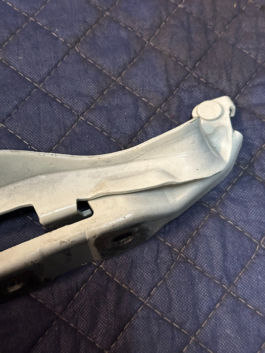 2016 NISSAN 370Z RIGHT PASSENGER HOOD HINGE OEM