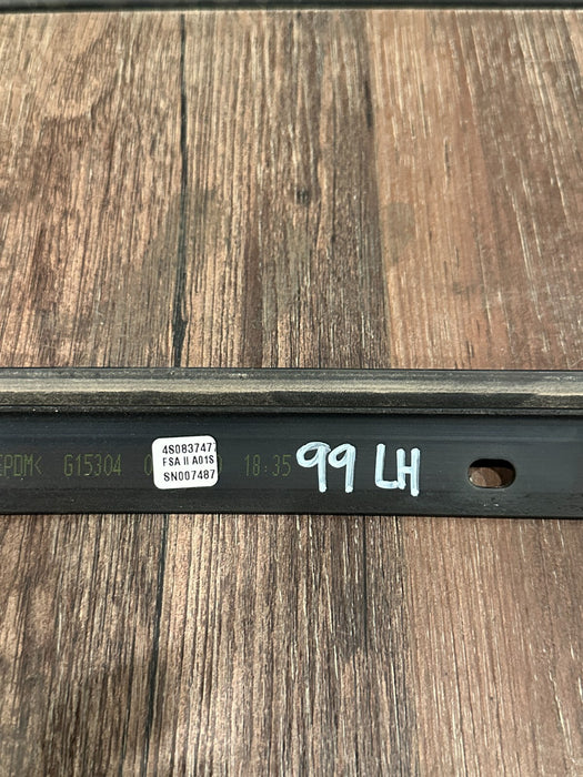 2021 AUDI R8 DRIVER LEFT DOOR WINDOW WEATHER STRIP BELT OEM 4S0 837 477