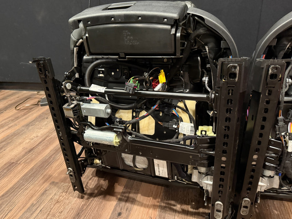 2014 AUDI R8 PLUS FRONT DIAMOND STITCHED SEATS HEATED OEM 23K MILES