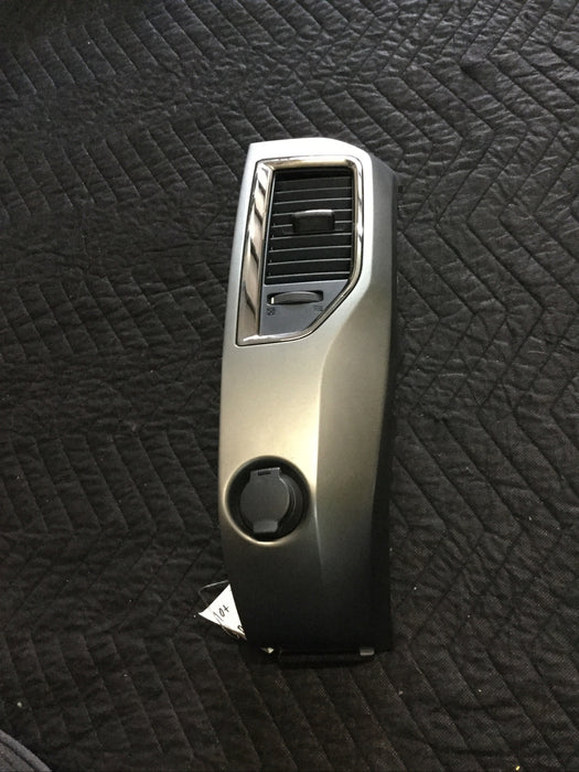 2016 NISSAN TITAN XD PASSENGERS CENTER AIR VENT WITH TRIM PANEL Lot 25