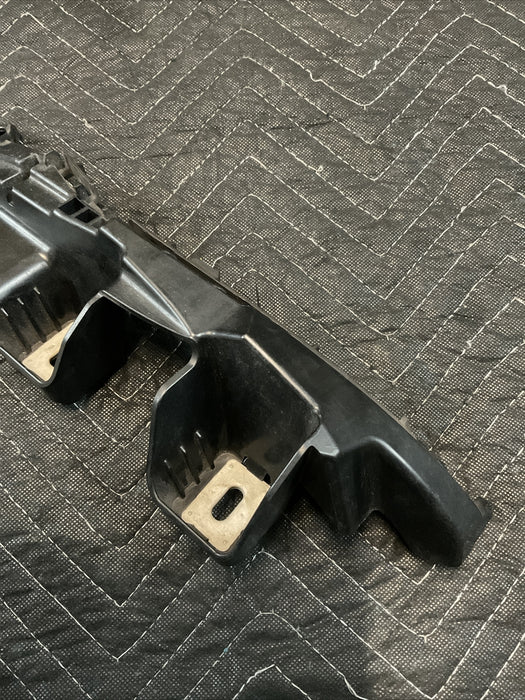 2017 Mercedes C63s AMG W205 REAR RIGHT BUMPER COVER BRACKET OEM 205 885 04 65