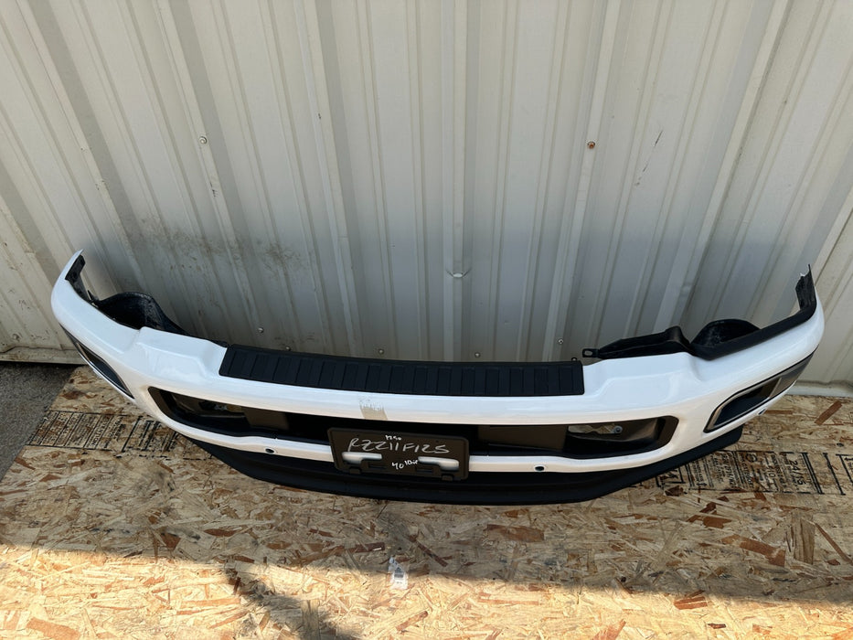 2023-2025 FORD F250 F350 FRONT BUMPER STAR WHITE (AZ) OEM *PAINT CHIPS 10,11*