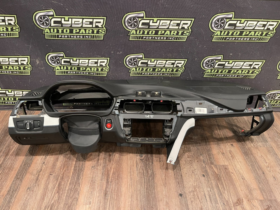2020 BMW M4 F82 DASH DASHBOARD PANEL W/ BAG OEM *MINOR FLAW/READ*