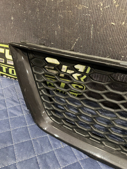 2018 AUDI R8 PLUS SPYDER REAR RIGHT BUMPER GRILLE VENT OEM 4S0 807 698 A