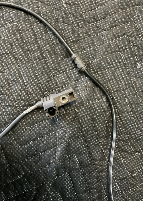 2013 MERCEDES-BENZ C300 W204 REAR BRAKE PAD WEAR SENSOR OEM A 204 540 46 05 4 Q4