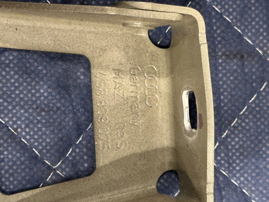 2021 AUDI R8 REAR RIGHT QUARTER PANEL MOUNT BRACKET SUPPORT 4S8 809 075