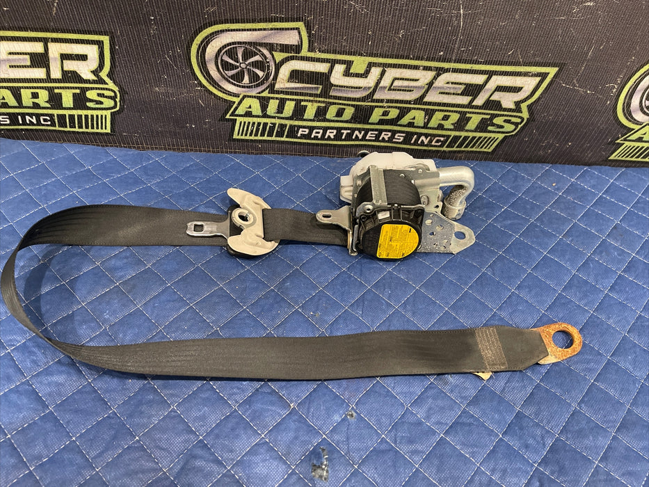 2014 TOYOTA PRIUS V FRONT RIGHT PASSENGER SEAT BELT SEATBELT BLACK OEM J082531