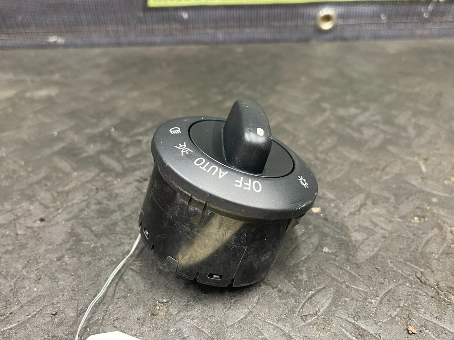 2016-2019 NISSAN TITAN XD HEALIGHT KNOB OEM