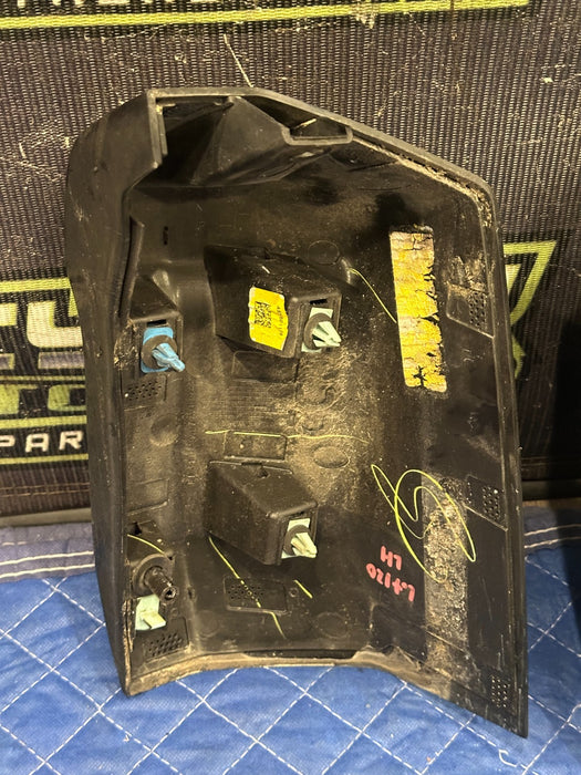 2017-2019 FORD F250 F350 F450 DRIVER LEFT BLACK CAB CORNER (G1) OEM *WEAR #1*