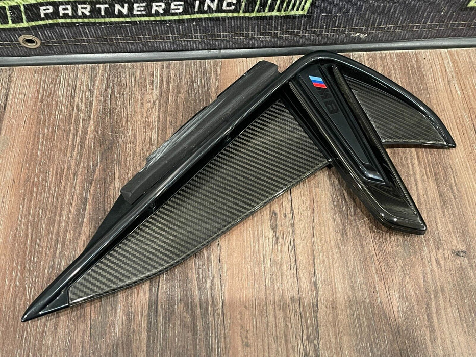 2020 BMW M8 COMP F93 FRONT DRIVER LEFT CARBON FIBER FENDER VENT TRIM OEM *READ*