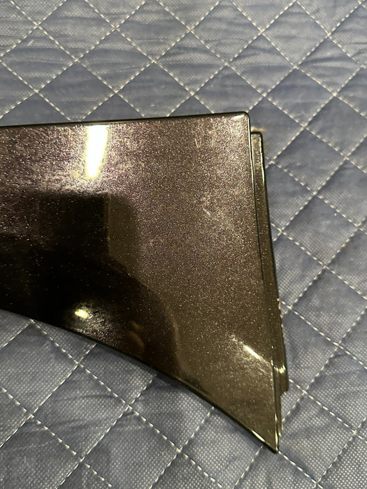 2014 AUDI R8 OEM RIGHT PASSENGER FENDER GARNISH PANEL TRIM W/ BRACKET & FOAM