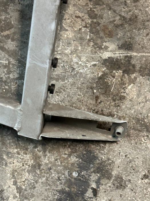 2014 AUDI R8 FRONT DRIVER LEFT FENDER RADIATOR SUPPORT STRUCTURE 420 805 371 A