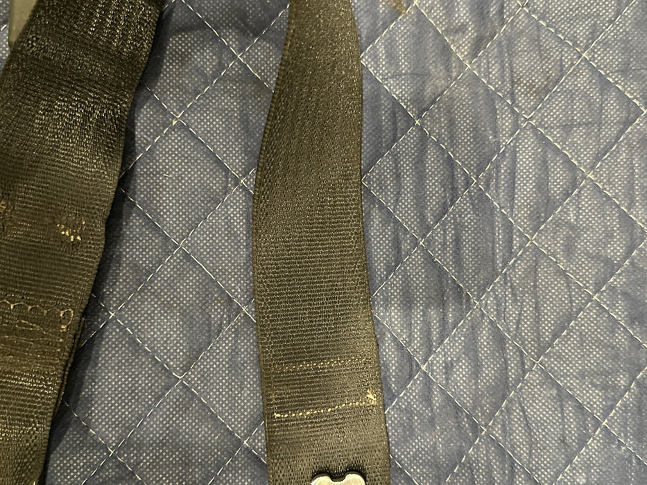 2017-2019 FORD F250 F350 F450 XLT REAR MIDDLE CENTER SEAT BELT SEATBELT OEM WEAR