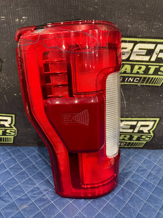 2017-2019 FORD F250 F350 F450 DRIVER LEFT BLISS LED TAIL LIGHT OEM *CHIPPED*