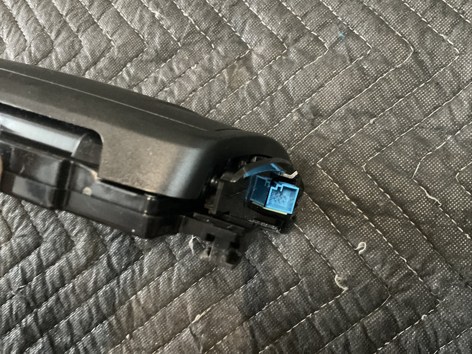2017 MERCEDES-BENZ C63 AMG CABRIOLET MAP LAMP ASSEMBLY OEM 205-900-00-09-9051
