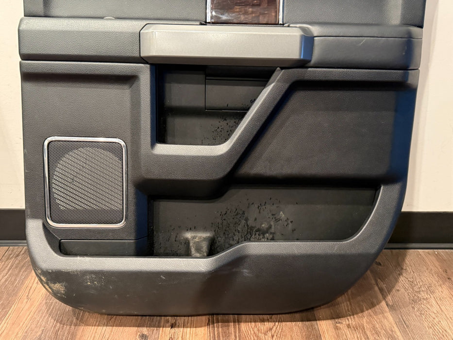 2017-2019 FORD F350 F250 F350 F450 PLATINUM REAR RIGHT DOOR PANEL OEM *WEAR 7*