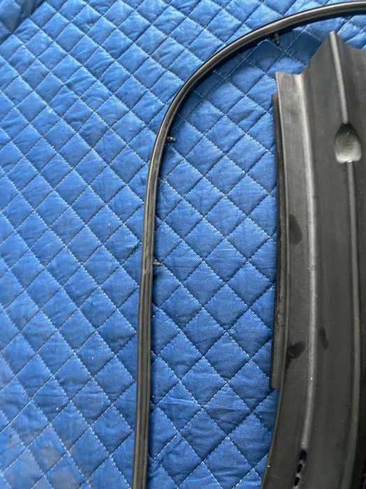 2017-2019 NISSAN 370Z PASSENGER WINDSHIELD COWL VENT 66862-1EA0A