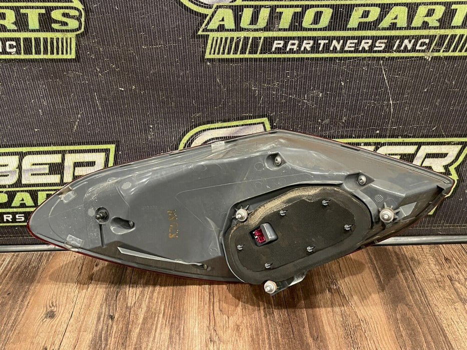 2015 MERCEDES BENZ C63S AMG PASSENGER RIGHT LED TAILIGHT OEM *SCUFFS*