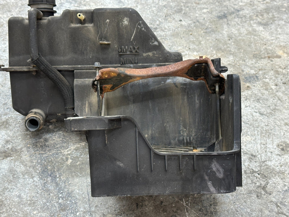 2020 2021 2022 FORD F250 F350 F450 BATTERY HOLDER TRAY W/ RESERVOIR OEM