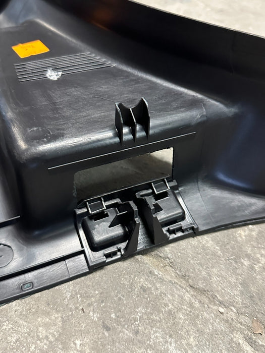 2017-2019 FORD F250 F350 F450 PASSENGER RIGHT B PILLAR OEM *HAS DAMAGE*