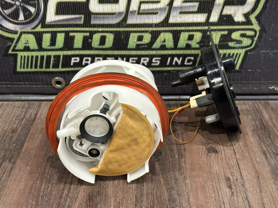 2017 AUDI R8 FUEL PUMP UNIT OEM