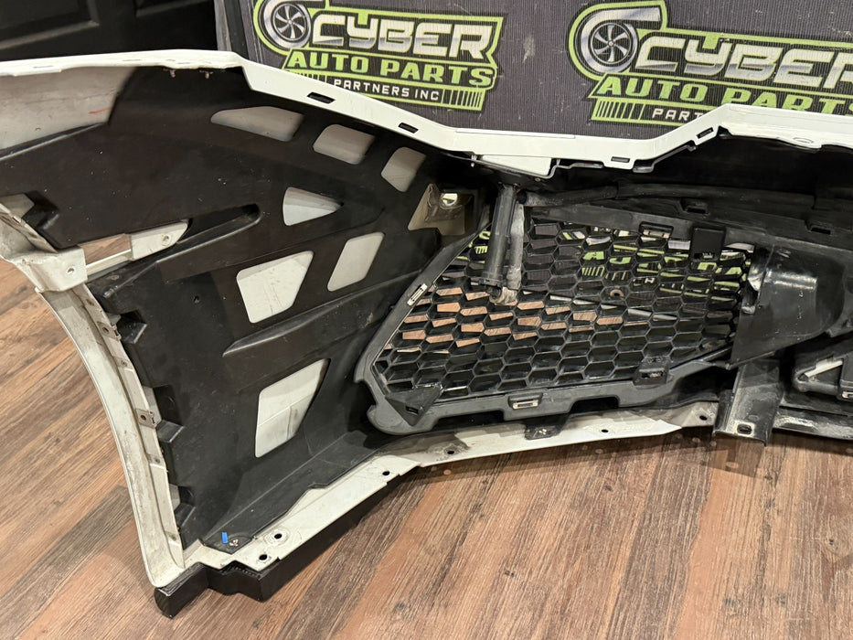2019 LAMBORGHINI HURACAN 610 FRONT BUMPER OEM WHITE COMPLETE MINUS SENSORS