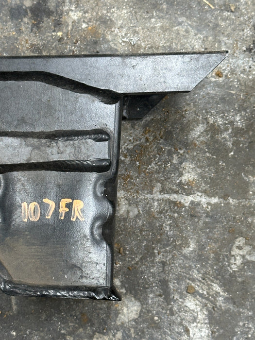 2014 AUDI R8 OEM FRONT PASSENGER RIGHT BUMPER BRACKET 420807552 420 807 552