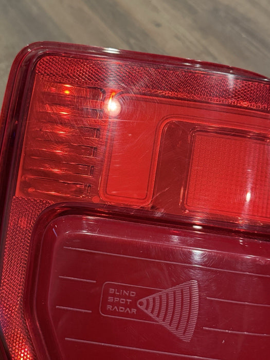 2020-2022 FORD F350 F450 DRIVER LEFT LED TAIL LIGHT OEM *WEAR 5-9*