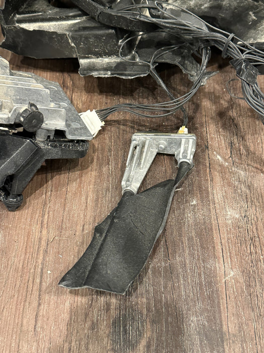 2017 AUDI R8 RIGHT HEADLIGHT OEM *FOR PARTS USE ONLY*