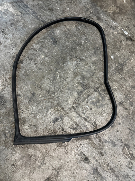 2020 BMW M4 F82 FRONT RIGHT DOOR WEATHERSTRIP SEAL OEM